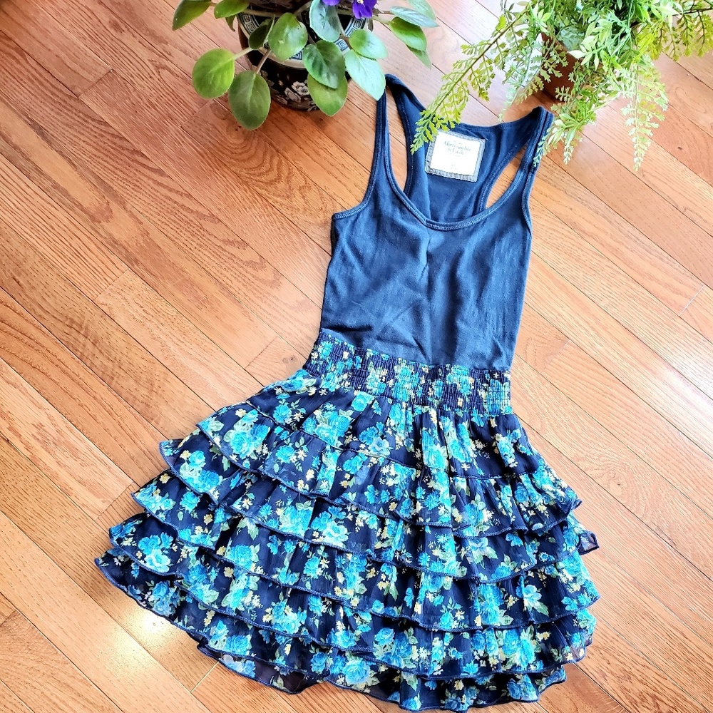 A&F Ruffle Dress - Picture 2 of 4